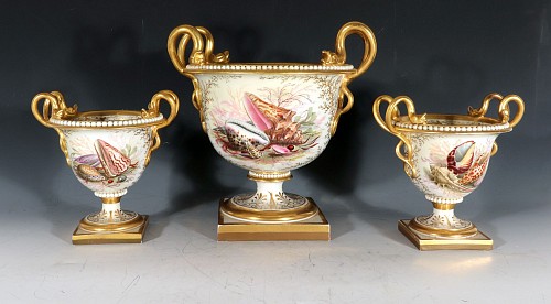 Flight, Barr & Barr Factory Flight, Barr & Barr Worcester Porcelain Sea Shell Garniture of Urns, Early 19th Century SOLD •