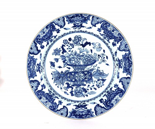 Chinese Export Porcelain 18th-century Chinese Export Porcelain Underglaze Blue Dish of Censor with Flowers, 1775 $2,500