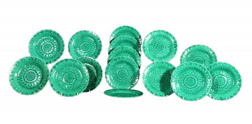 Wedgwood Pottery Wedgwood Green Majolica Earthenware Sunflower Plates Set (15), 1860s SOLD &bull;