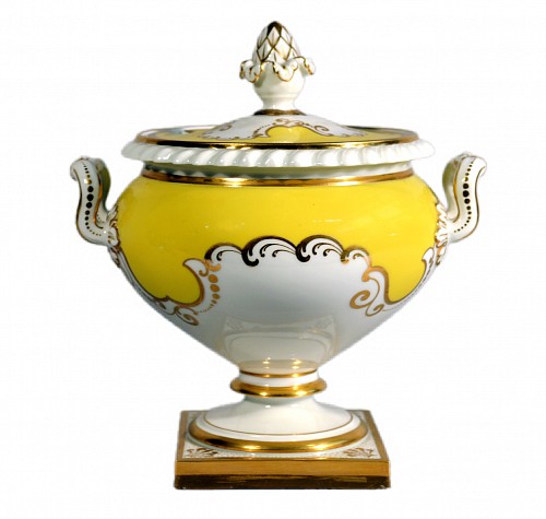 Flight, Barr & Barr Factory Flight Barr & Barr Worcester Porcelain Yellow-ground Sauce Tureen and Cover, Circa 1792-1807 $1,250